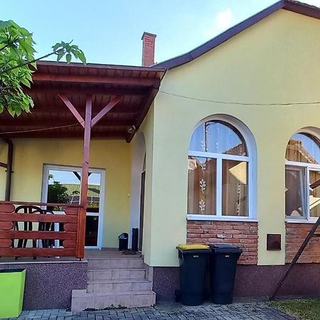 Ildimagdi Apartman Hajdúszoboszló Buitenkant foto